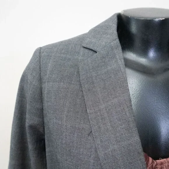 Banana Republic Blazer in size 4 - Picture 5 of 11